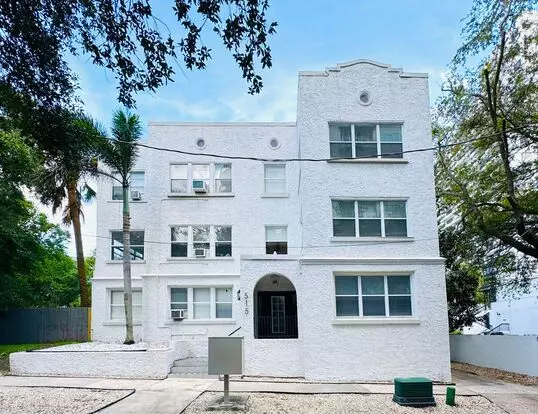 Renovated 2 Bedroom Top Floor Unit With 1 Free Reserved Parking And Washer Dryer Apartment for rent in Orlando, FL Renovated 2 Bedroom Top Floor Unit With 1 Free Reserved Parking And Washer Dryer Apartment for rent in Orlando, FL