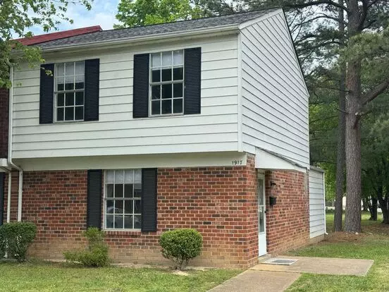 3 Bedroom 1.5 Bath End Unit Fairlawn Townhome Apartment for rent in Henrico, VA