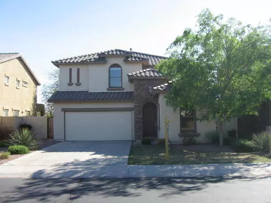 Beautiful Gilbert Home W/2 Master Bedrooms - Gated Community On Golf Course Apartment for rent in Gilbert, AZ