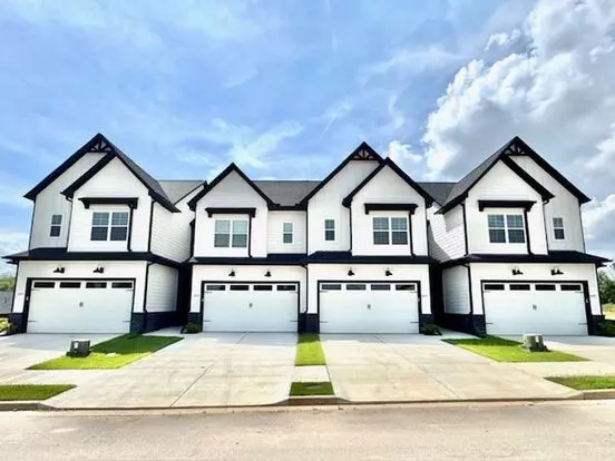 Now Leasing At Cedar Bluff – 4br Townhomes In Olive Branch! 4 Bed | 3.5 Bath | 1997 Sq Ft | Gated Community Apartment for rent in Olive Branch, MS