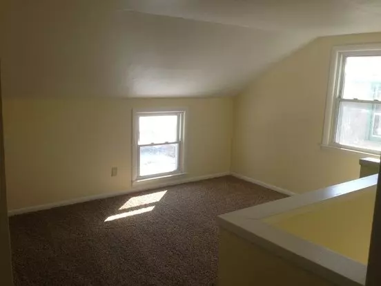 Spacious Four Bedroom - 2923 Winter St Apartment for rent in Fort Wayne, IN
