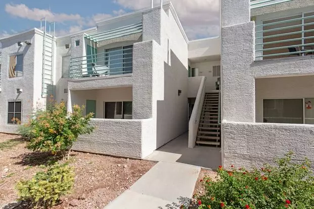 New Paint And Carpet In 2nd Floor Unit In Gated Nw Complex Apartment for rent in Las Vegas, NV