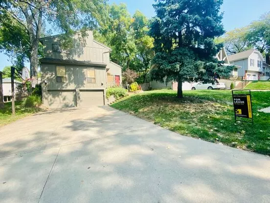 {13042} Contemporary In Lenexa + Fenced Yard + All Appliances Included Apartment for rent in Lenexa, KS {13042} Contemporary In Lenexa + Fenced Yard + All Appliances Included Apartment for rent in Lenexa, KS