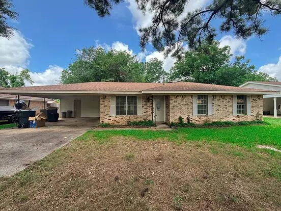 Southwood Terrace Close To Lsus College-fresh Pant-new Floors Apartment for rent in Shreveport, LA