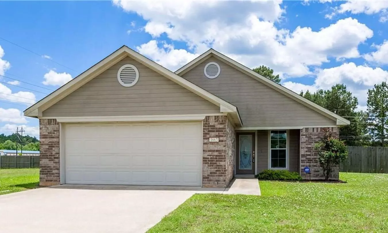 Gated Community Close To Mansfield Road.... House for rent in Shreveport, LA