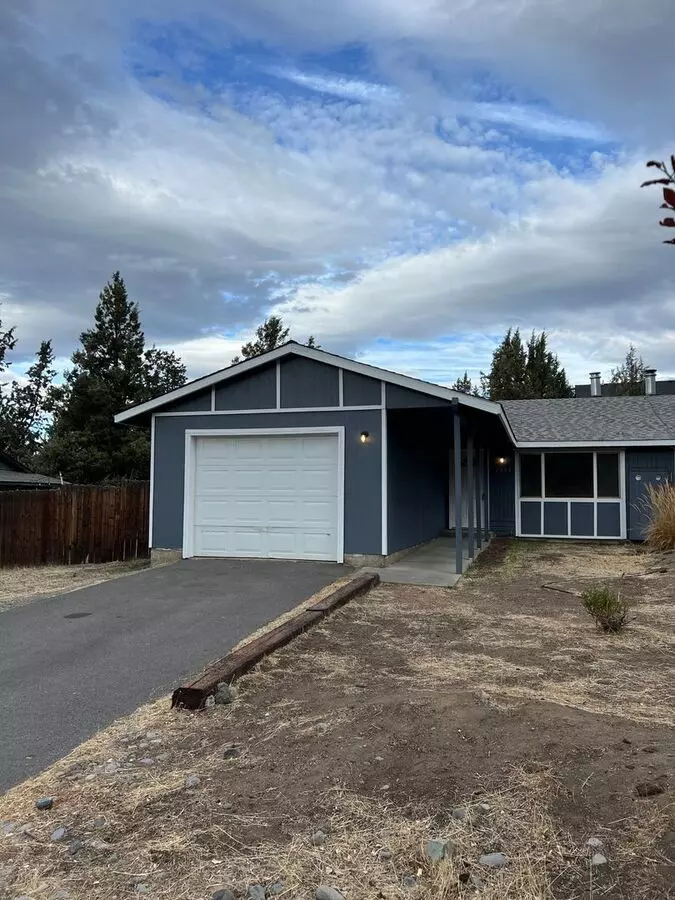 Cute Duplex Close To Hospital House for rent in Bend, OR