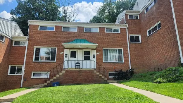 Arlington 3 Level Rowhouse Apartment for rent in Arlington, VA