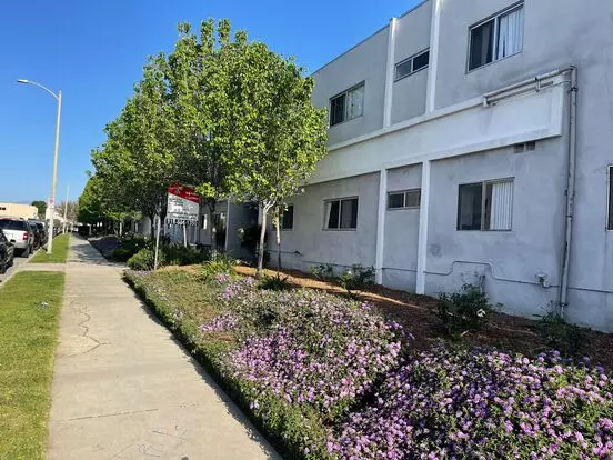 950 Blackhawk Partners Apartment for rent in Granada Hills, CA 950 Blackhawk Partners Apartment for rent in Granada Hills, CA