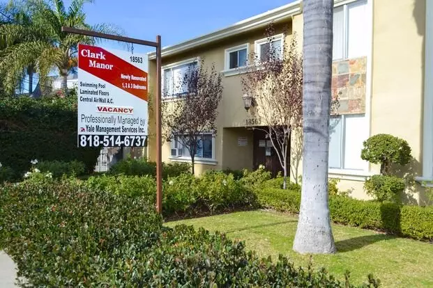 Clark Manor Apartment for rent in Tarzana, CA