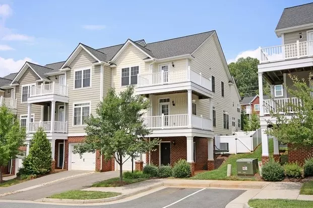 Spacious End-unit Pantops Townhome Apartment for rent in Charlottesville, VA Spacious End-unit Pantops Townhome Apartment for rent in Charlottesville, VA