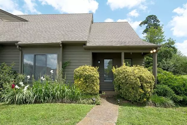 Well-maintained Mill Creek Rental With 1st Floor Bedroom Apartment for rent in Charlottesville, VA