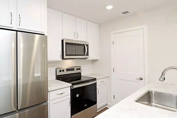 Dog-friendly End-unit Apartment Apartment for rent in Charlottesville, VA