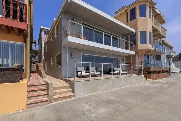 2208 The Strand Apartment for rent in Manhattan Beach, CA