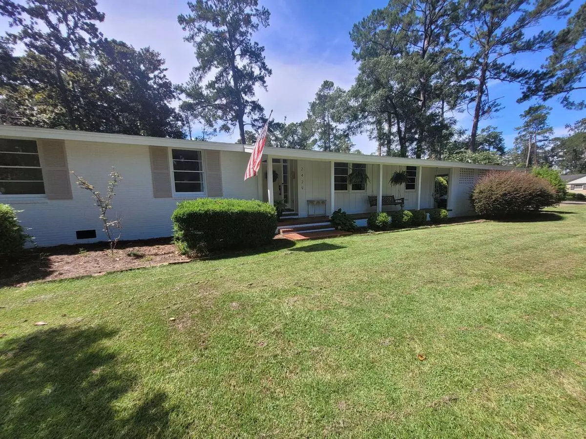 Spacious And Stylish 4-bedroom Home With Modern Amenities In Valdosta, Ga House for rent in Valdosta, GA