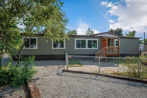 3 Bed 2 Bath Double Wide Manufactured Home Apartment for rent in Post Falls, ID 3 Bed 2 Bath Double Wide Manufactured Home Apartment for rent in Post Falls, ID