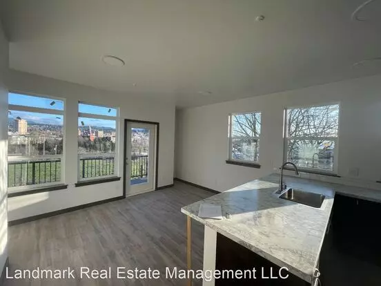 1513 E St Apartment for rent in Bellingham, WA