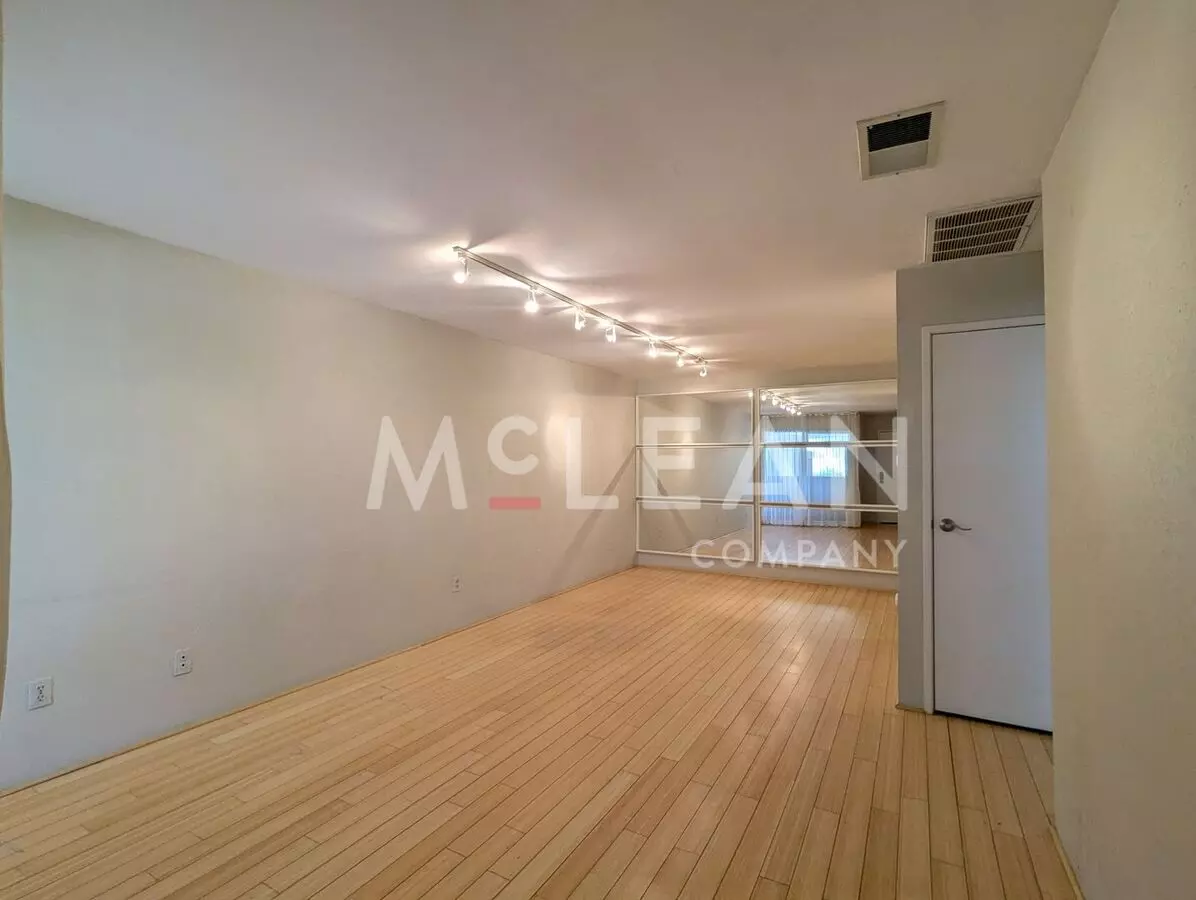 Palm Springs Villas I #208 - Upper Unit Apartment for rent in Palm Springs, CA