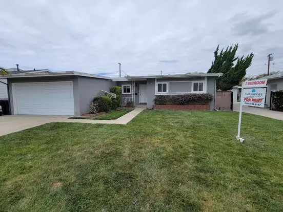 Turnkey-rent Ready Spacious 2bd/2ba Home, 2-car Garage With An Automatic Roll-up Door, Large Covered Patio, And A Front And Back Yard!! Walk-in Closet In The Master Bedroom And A Lot Of Kitchen Storage +new Full Hvac!! Apartment for rent in Long Beach, CA