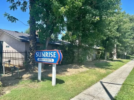 5291 E Kings Canyon Rd Apartment for rent in Fresno, CA