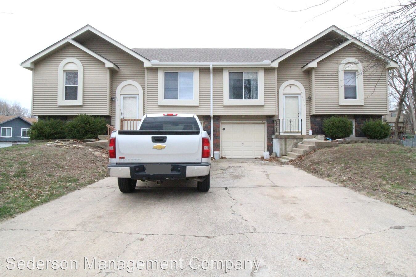 5810 NW Walnut Ct Kansas City, MO Apartment for Rent