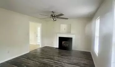 3 of 18 706 N Third St House for rent in Mebane, NC