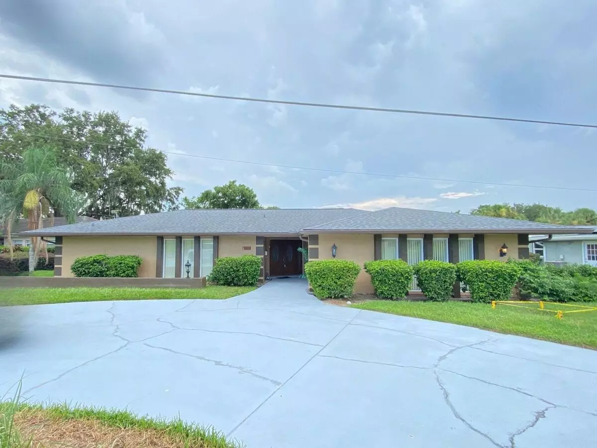 $500 Off Of Second Month Of Rent!! Desired Dommerich Lakefront 4B Home. Lawn And Pool Services Included! House for rent in Maitland, FL