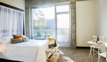 Hoyt Apartment for rent in Portland, OR