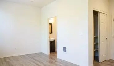 5 of 39 Ivanhoe (1 &amp; 2) Apartment for rent in Portland, OR