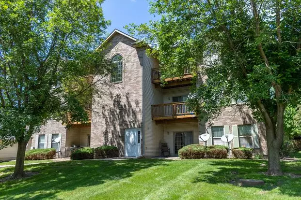 2888 Coral Ct Apartment for rent in Coralville, IA