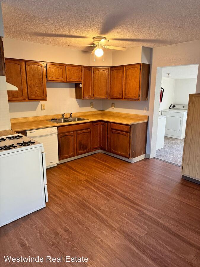 1421 Pine St Iowa City, IA House for Rent Rentable