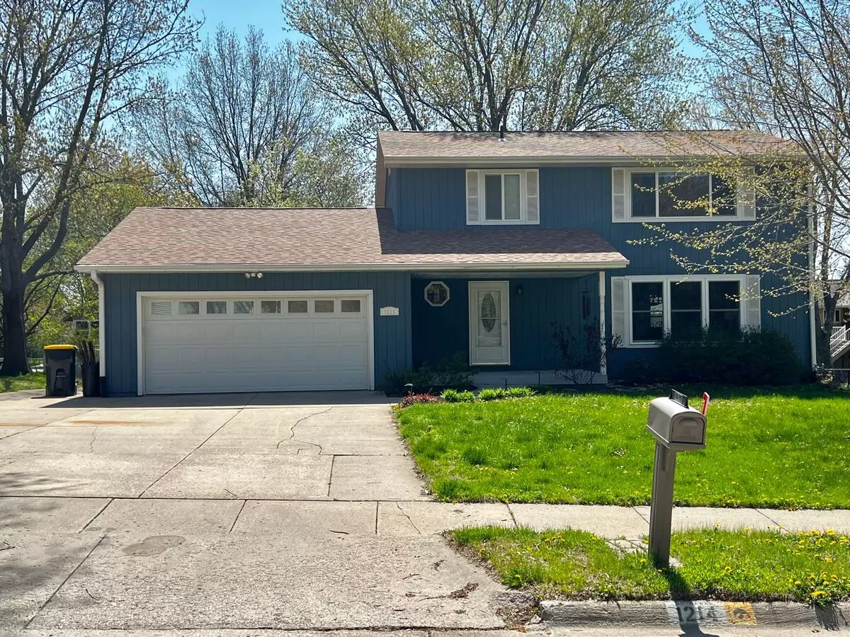 $2,800 | 4 Bedrooms 2.5 Bathrooms | Pet Friendly | Available For An August 1st, 2025 Move In! House for rent in Iowa City, IA