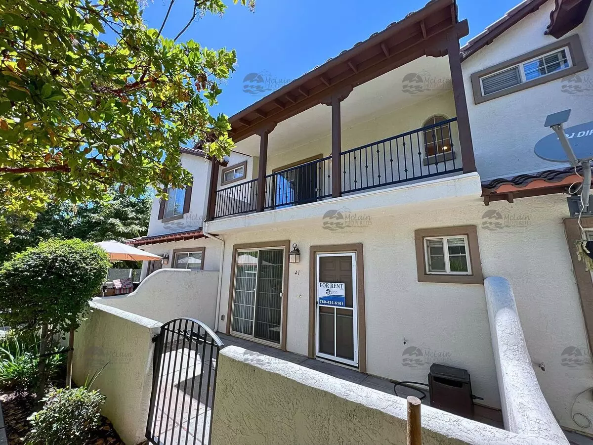 Fantastic Town Home Off Of 76 With A/c. House for rent in Oceanside, CA