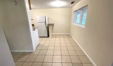 5 of 19 S Milledge Ave Apartment for rent in Athens, GA