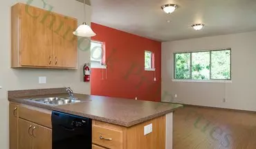 4 of 17 Close To Campus On 14th & Patterson Apartment for rent in Eugene, OR