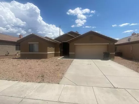 Stunning Home In Kingman – Spacious, Modern, & Move-in Ready! Apartment for rent in Kingman, AZ
