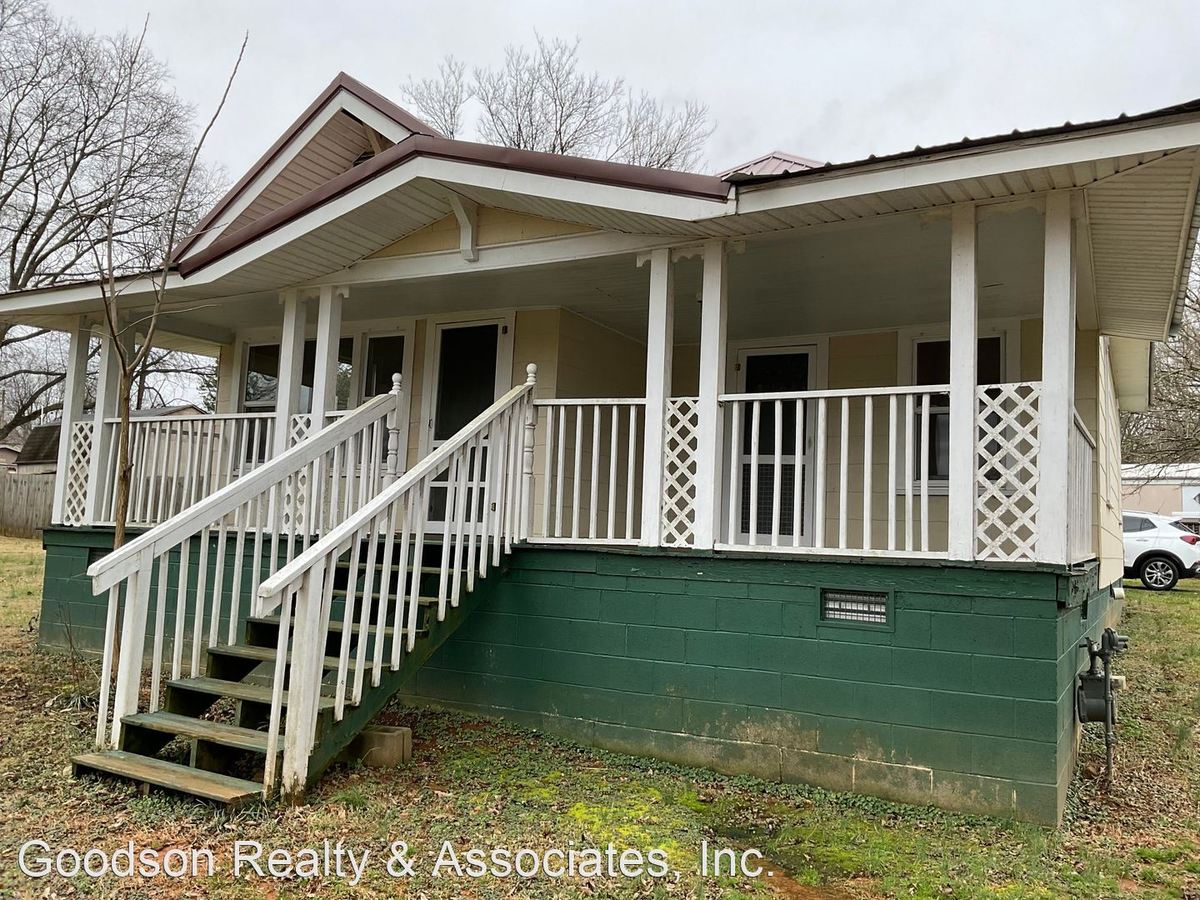 202 A Huss St Lincolnton, NC House for Rent Rentable