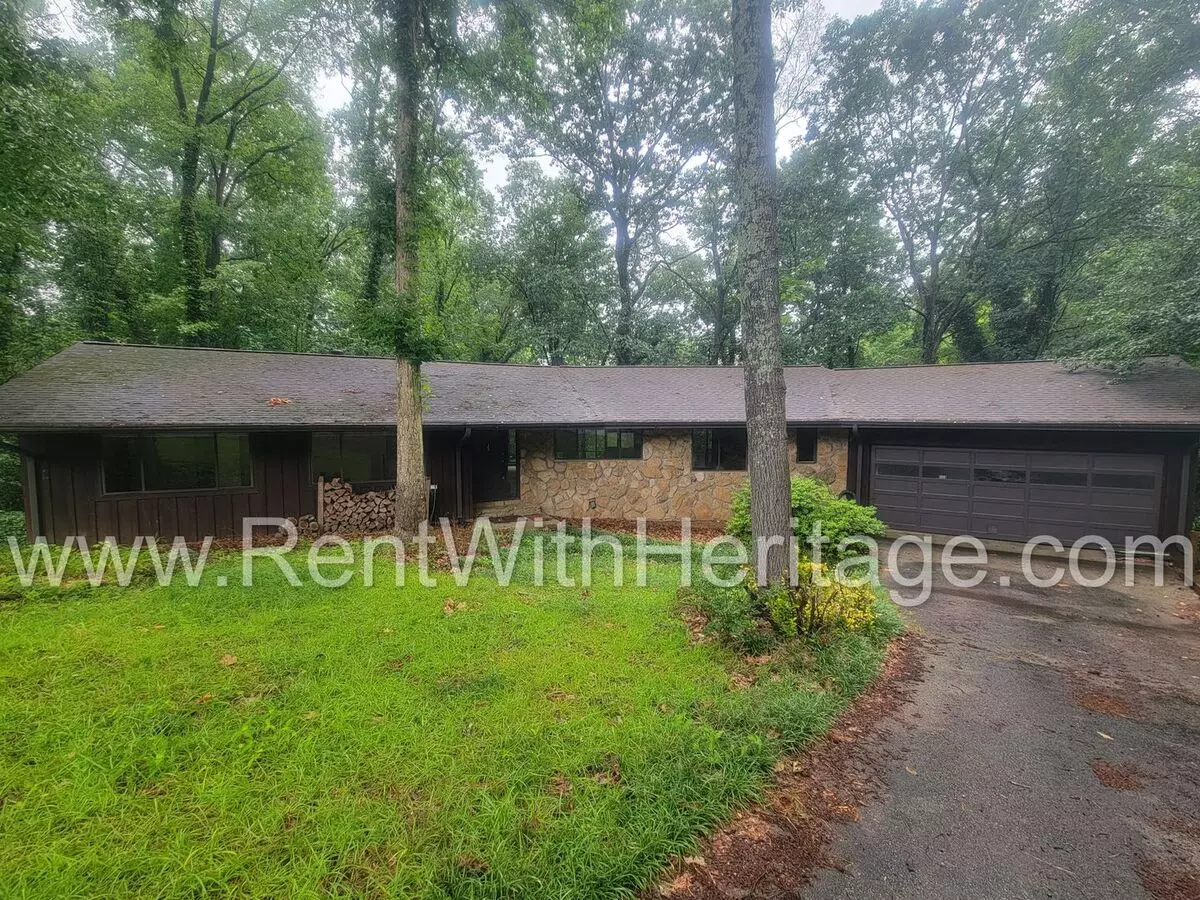 Charming Cabin Style Home On 1.3 Acres / Finished Basement / Great Location House for rent in Austell, GA