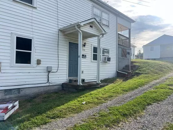 1108/1110 Fairview Ave Apartment for rent in Kingsport, TN