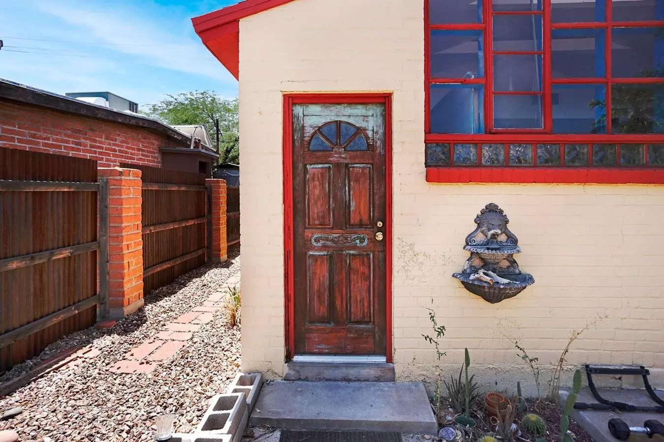 Coming Soon - Charming, Spacious 1Bdrm Private Yard & Off Street Parking- Close To Ua/banner Umc. House for rent in Tucson, AZ