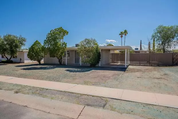 Cozy East Tucson 3-bedroom With Private Yard & Covered Patio! Apartment for rent in Tucson, AZ