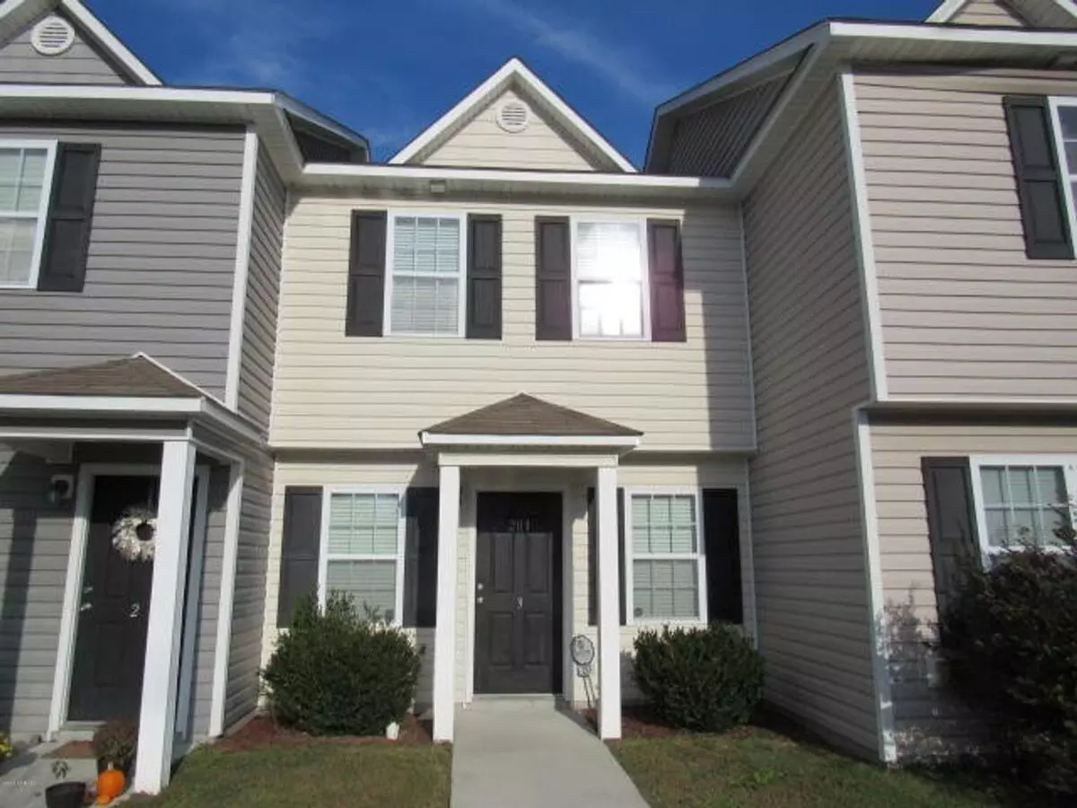 2 Br 2.5 Ba Raymonds Landing Hubert House for rent in Hubert, NC