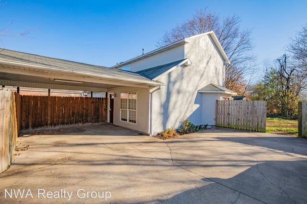 501 B Hatfield Ln Springdale, AR House 