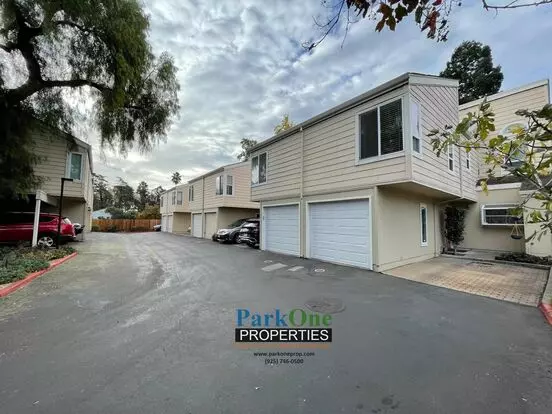 Great Townhouse Now Available In Concord! Apartment for rent in Concord, CA