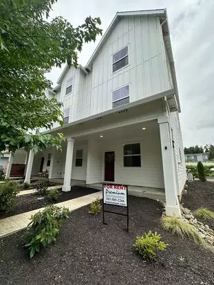 Beautiful Three Bedroom Townhome In Sustainable South Salem Community Apartment for rent in Salem, OR
