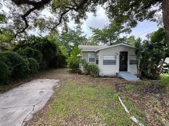 Charming Orlando Home – Pet-friendly With Washer/dryer Hookups Apartment for rent in Orlando, FL