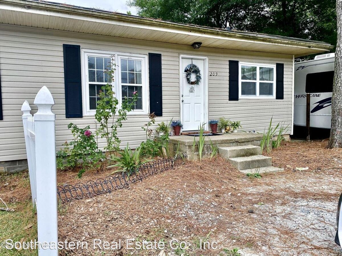 209 W Bridgers St Burgaw, NC House for Rent Rentable