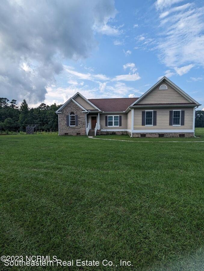 276 Old Blakes Bridge Rd Burgaw, NC House for Rent Rentable