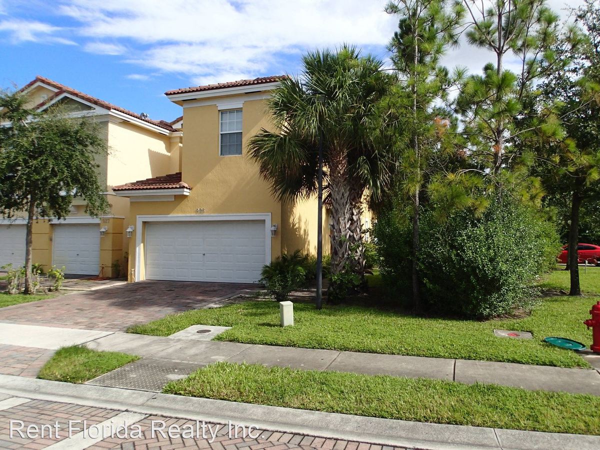 925 Pipers Cay Dr West Palm Beach, FL Apartment for Rent