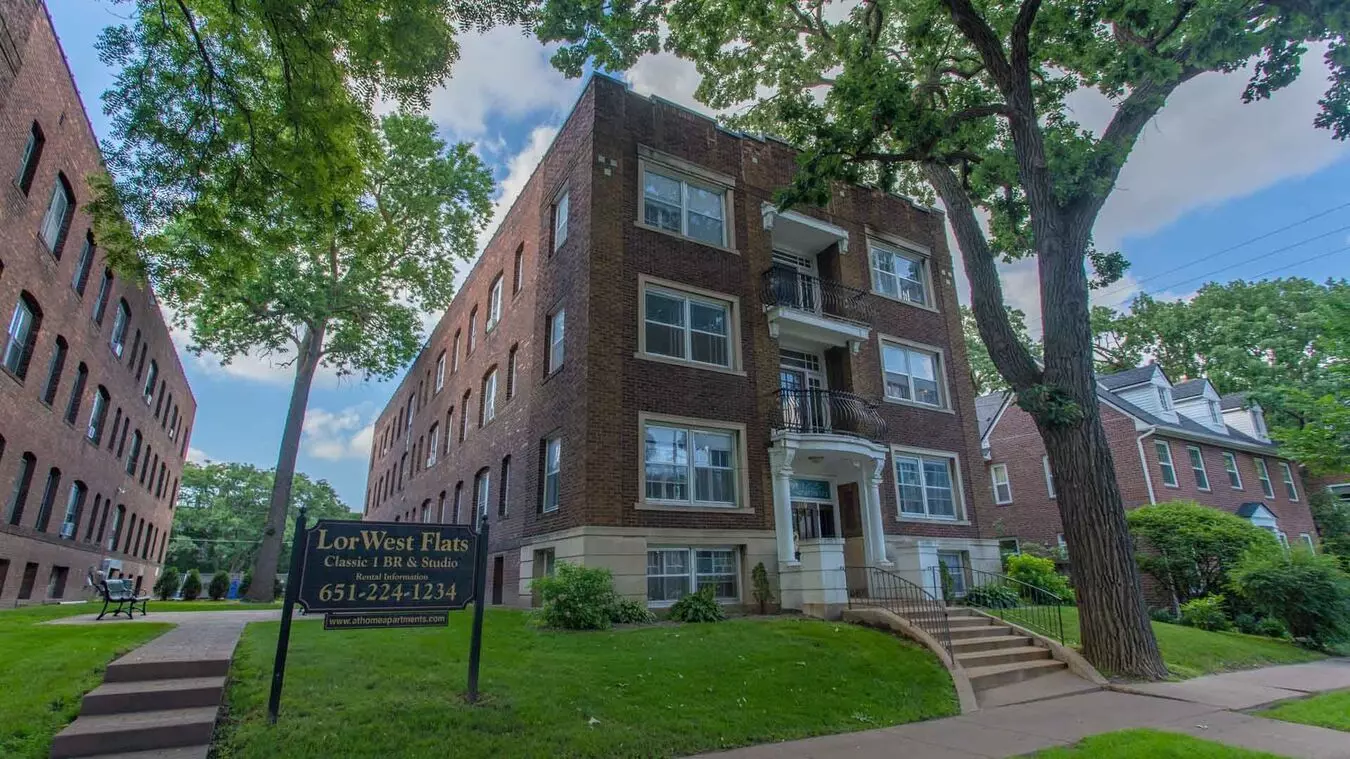 2 of 3 Lorwest Flats Apartment for rent in St Paul, MN