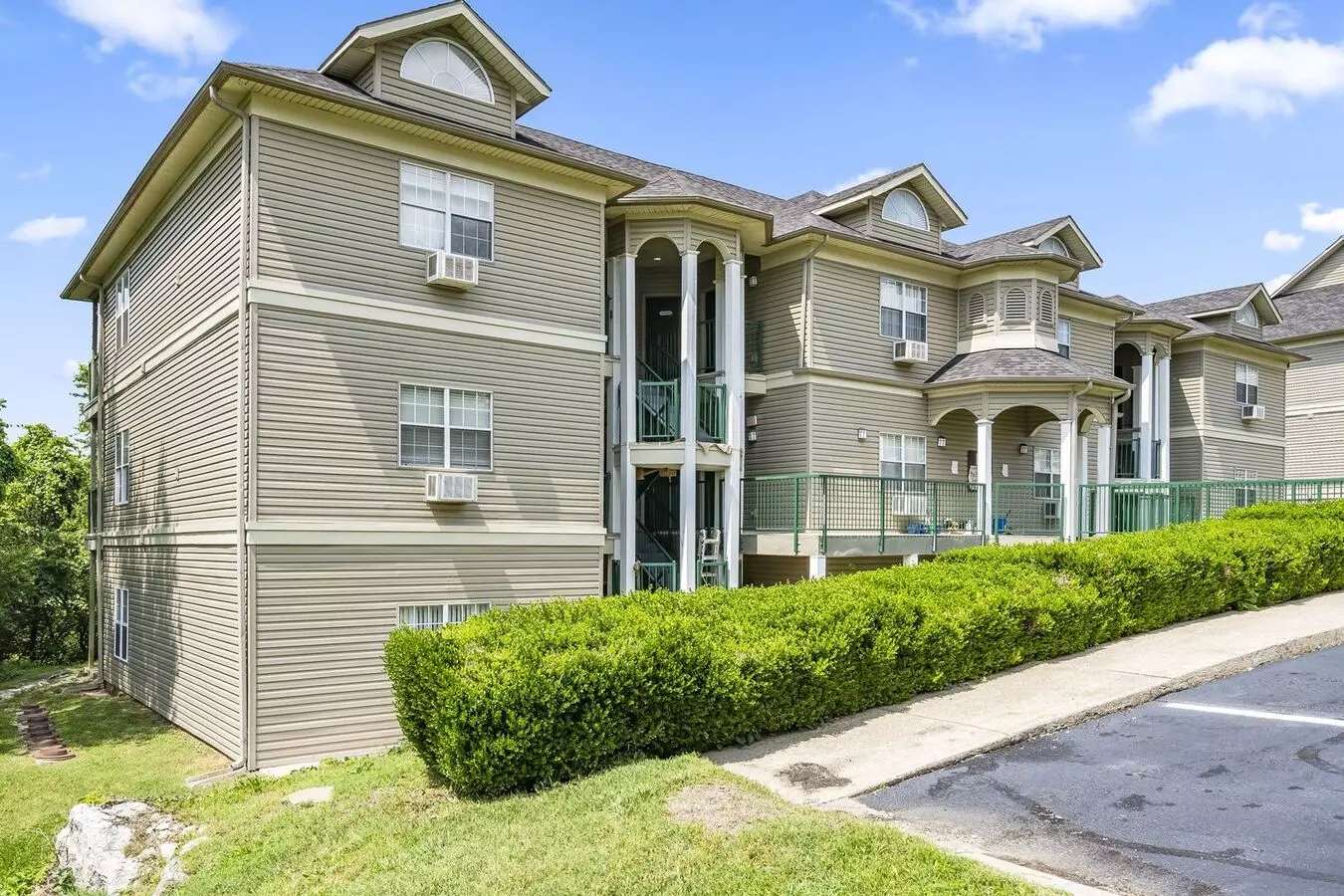 Condo In The Pinnacles Of Holiday Hills Resort Apartment for rent in Branson, MO